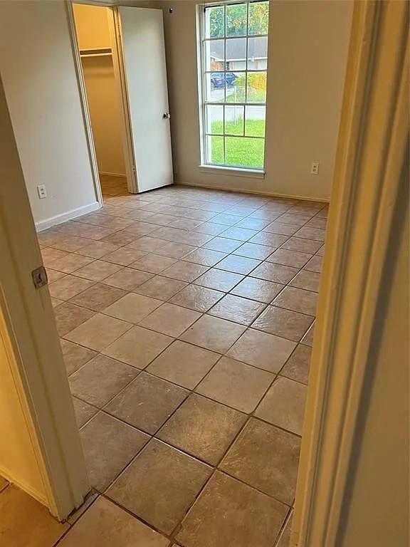 Building Photo - 4006 Heatherbrook Dr