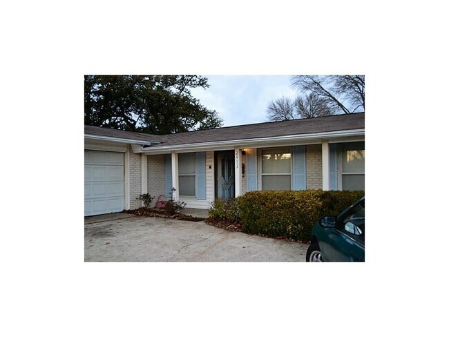 Foto del edificio - 2413 Sussex Dr