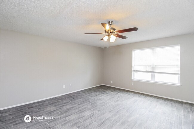 Building Photo - 6421 Kary Lynn Dr N