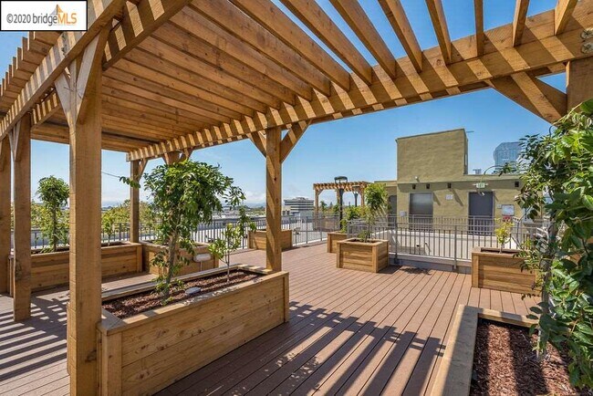 Building Photo - 2747 San Pablo Ave