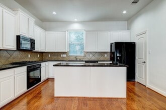 Building Photo - 2364 Sperber Ln