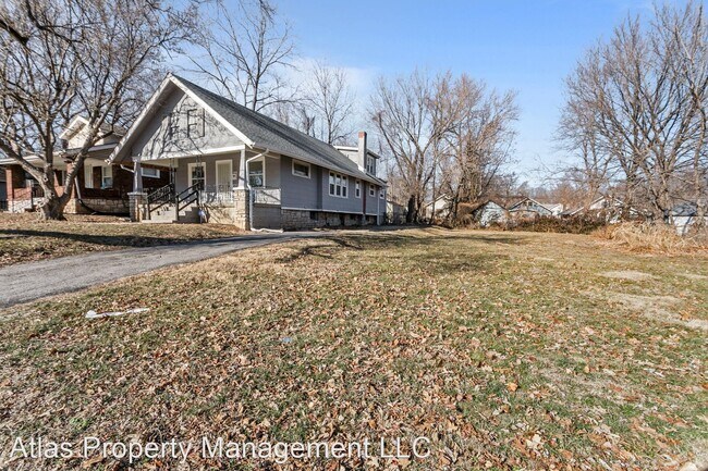 Building Photo - 2 br, 1 bath House - 2404 E 68th Terrace