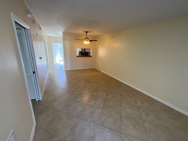 Foto del edificio - 8342 Bernwood Cove Loop