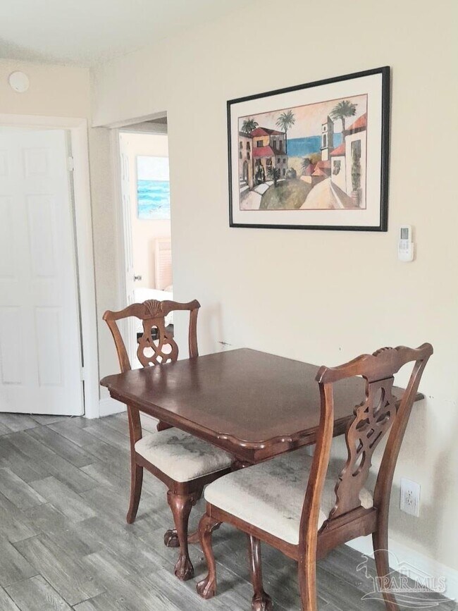 Foto del edificio - 1018 N F St