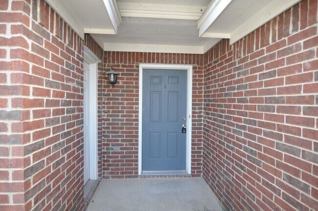 Building Photo - 5709-5711 Shadydell Drive