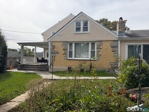 Building Photo - 40 Travis Ave