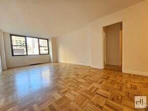 Building Photo - Bright 1-Bedroom in Midtown East | 7th Flo...