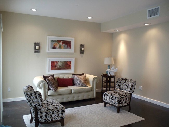 Living room - 1804 10th St
