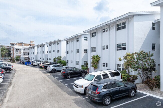 Vista adicional del edificio - 234 Hibiscus Ave