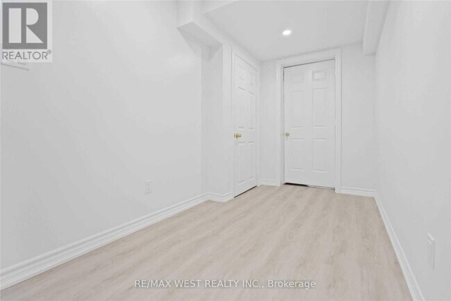 Building Photo - 58 Keystar Ct