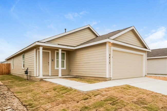 Building Photo - 2415 Lake Hls