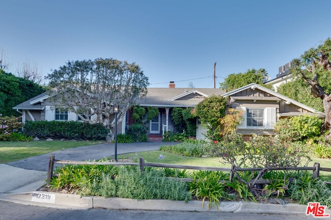 Foto del edificio - 12219 Octagon St
