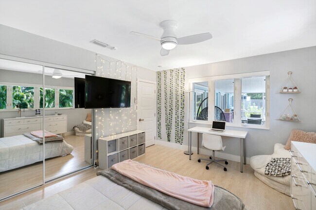 Foto del edificio - 2633 NE 30th St
