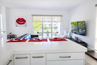 Building Photo - 1367 N Ocean Blvd