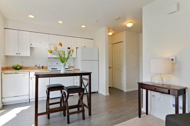 Building Photo - 2101 N 55th St