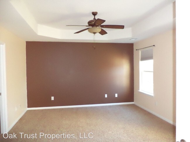 Building Photo - 4 br, 2.5 bath House - 2922 Shadow Lane