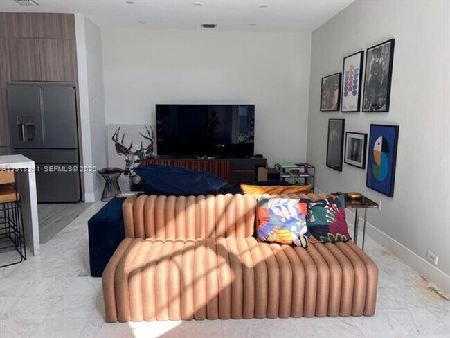 Foto del edificio - 3070 Allamanda St