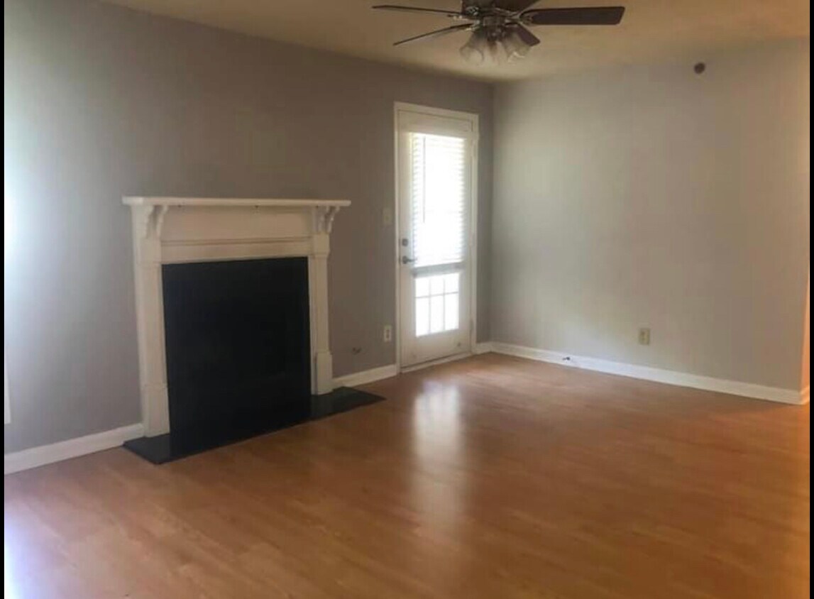 Living room - 4100 Riverlook Pky SE