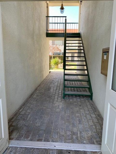 Building Photo - 5085 N Roosevelt Ave