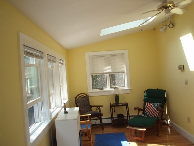Building Photo - 138 Leonard St