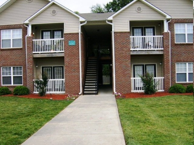 Building Photo - Briarwood Apartment Homes