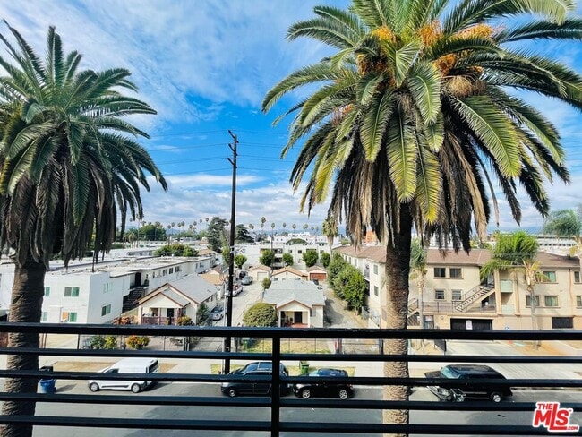 Building Photo - 14612 Calvert St