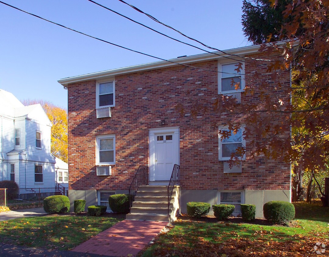 Foto del edificio - 32 Newton Ave