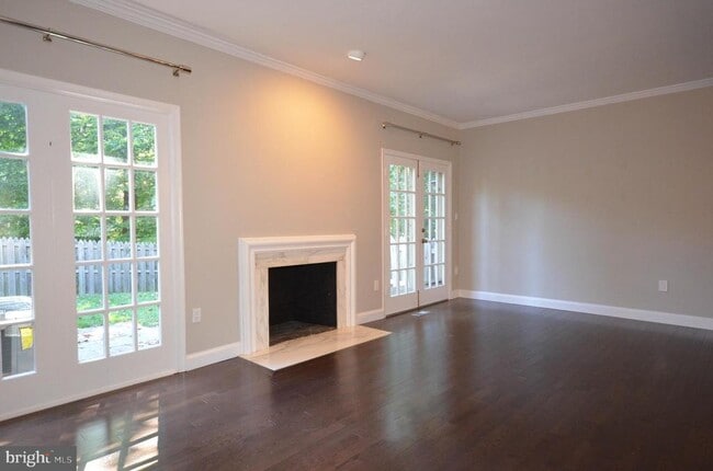 Building Photo - 7312 Greentree Rd