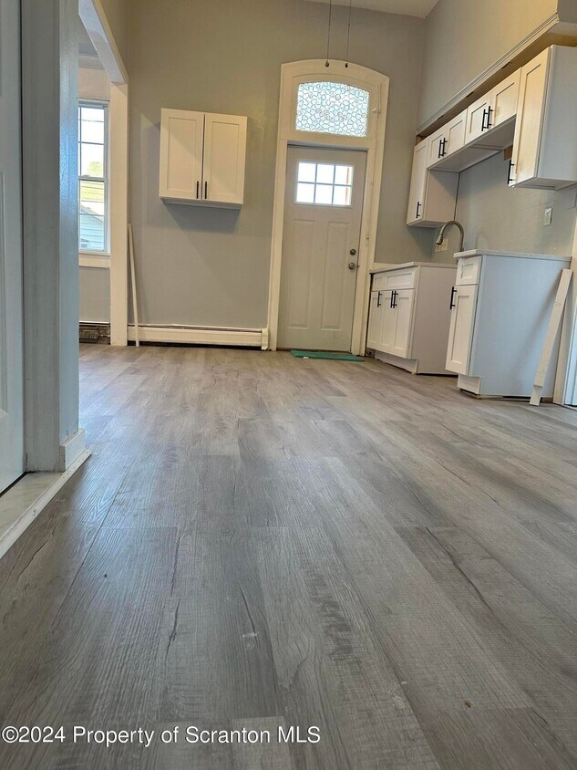 717 Mill St, Dunmore, PA 18512 Room for Rent in Dunmore, PA