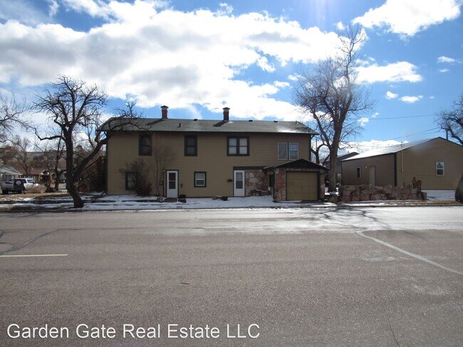 Building Photo - 1141 E 1st St