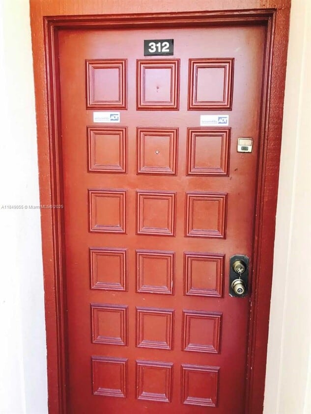 Foto principal - 10825 SW 112th Ave