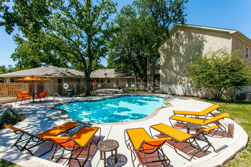 Residences at Holly Oaks Rentals Weatherford, TX