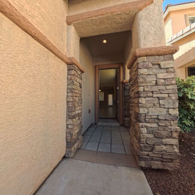 Building Photo - Beautiful Southwest 2-Story Home with Spacious Layout & Covered Patio
