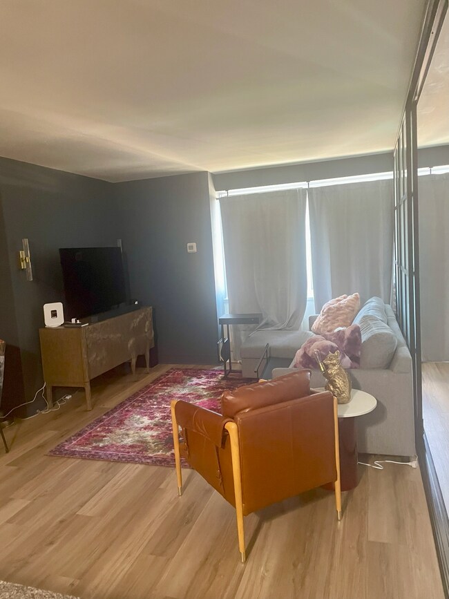 Living Area - 800 4th St SW