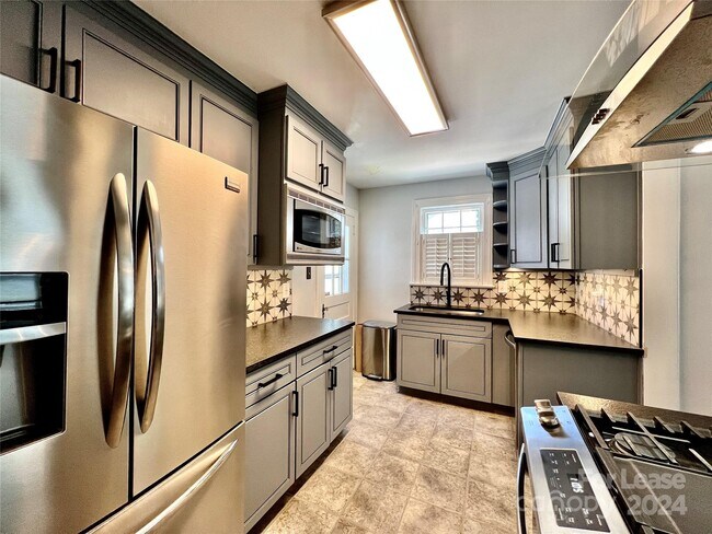Foto del edificio - 2637 Chesterfield Ave