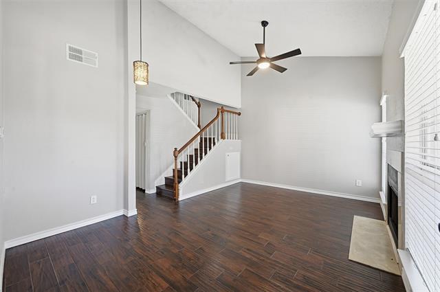 Building Photo - 1471 Meadowood Village Dr