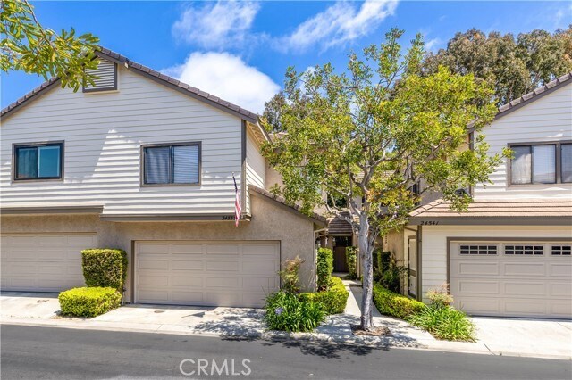 Foto principal - 24535 Sutton Ln