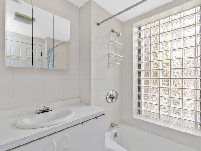 Foto del edificio - 13 Monument Sq