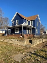 Building Photo - 400 White St