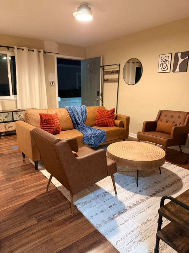 Foto del edificio - 2312 Bonar St