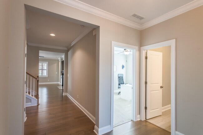 Building Photo - 2900 Mavisbank Cir