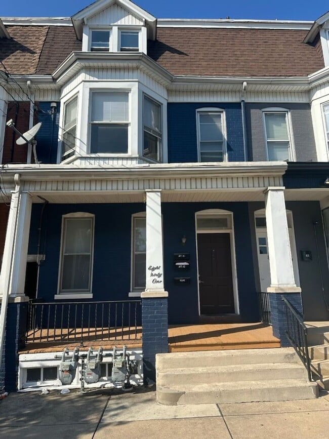 Building Photo - 831 E Prospect St