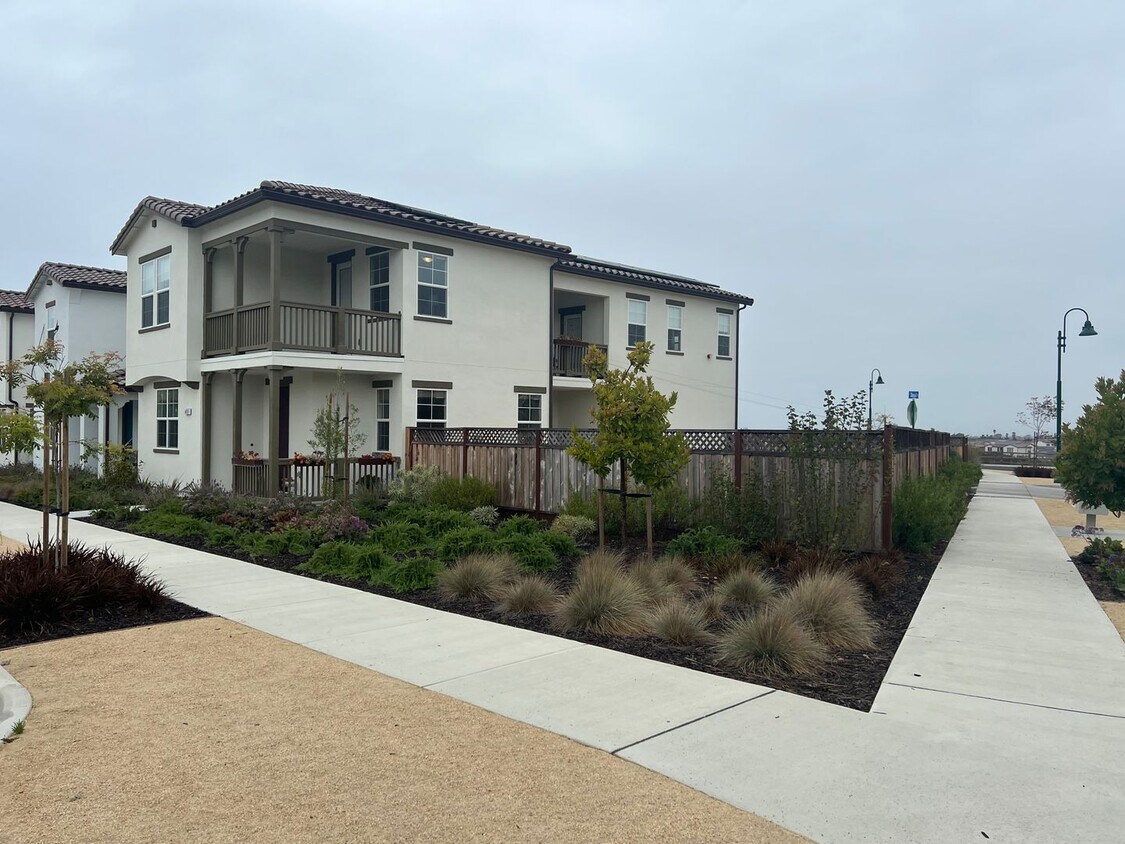 Foto principal - Sea Haven Single Family Home Coming Soon!!