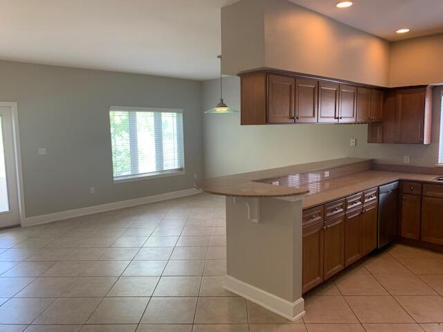 Building Photo - "Chic & Spacious 1BR Oasis in the Heart of Fort Walton Beach – Your Perfect Coastal Retreat!"