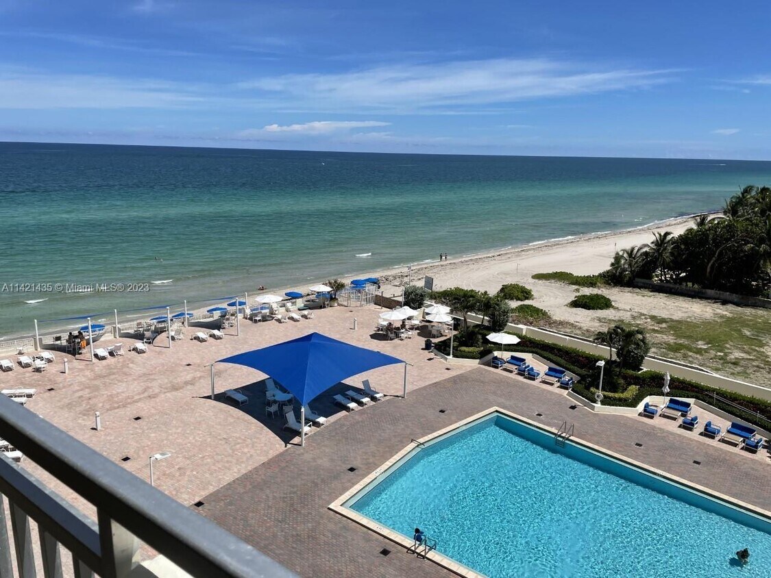 Foto principal - 3180 S Ocean Dr