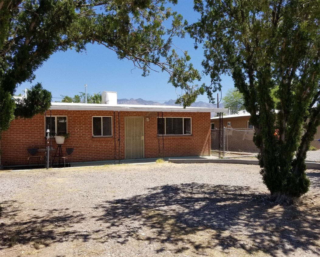 Primary Photo - 3919 E Lind Rd