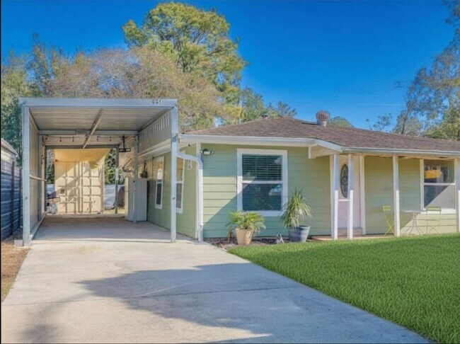 Foto del edificio - 831 Rouse St