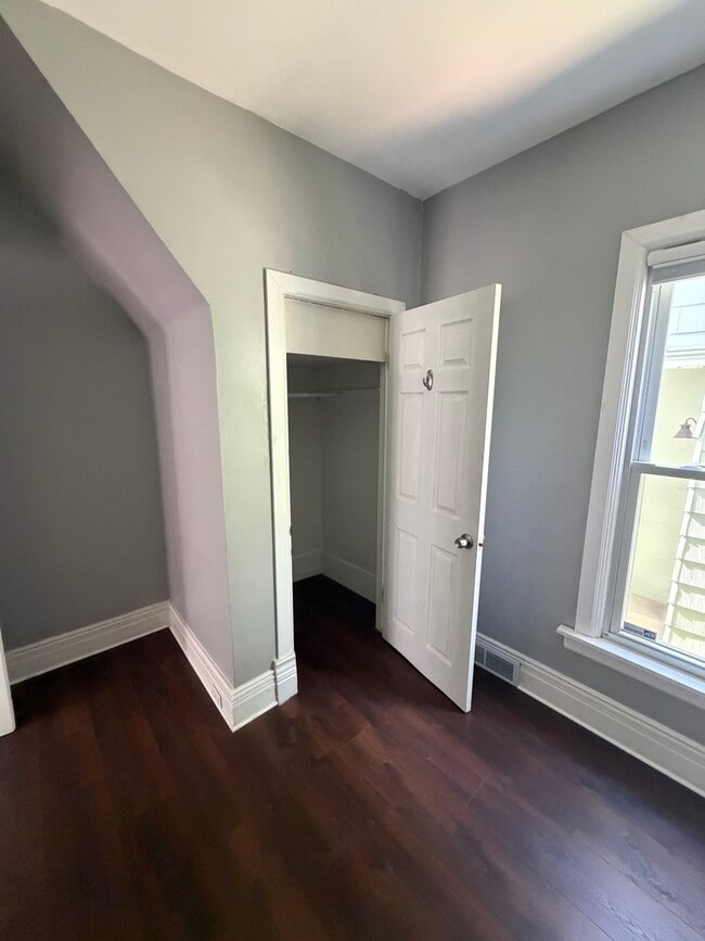 Building Photo - 47 Abbottsford Pl