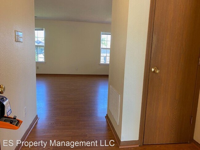 Building Photo - 3 br, 2 bath House - 7396 Grandview Dr.