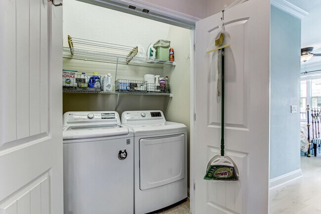 Foto del edificio - 2152 White Sands Way